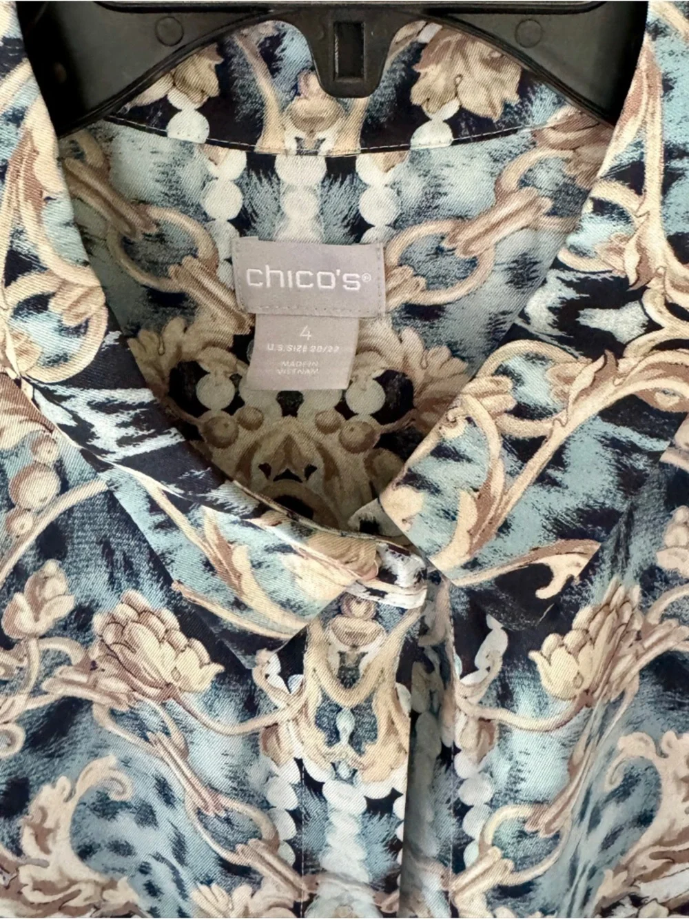 Chico's Blue and Cream Ornate Print Button-Down Shirt (Chico’s size 4) - Picture 3 of 13